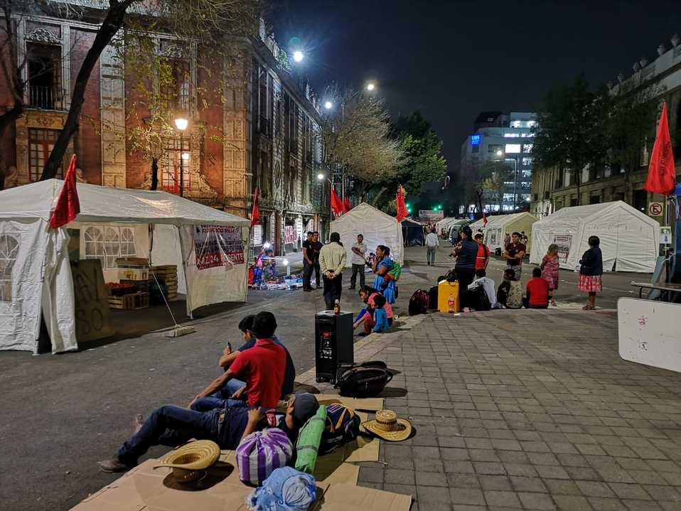 Campamento que mantienen campesinos en las inmediaciones de Bucareli. (Jorge Becerril)
