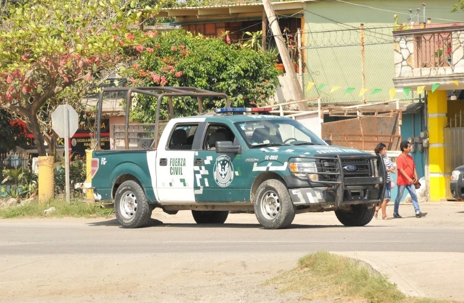 Fuerza Civil en Pueblo Viejo.