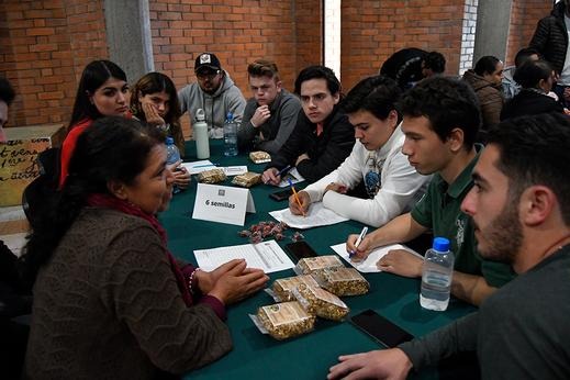 Hacen sinergia, empresarios y universitarios
