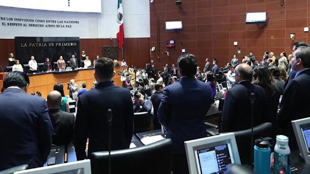 Senado guarda minuto de silencio por asesinato de Fátima