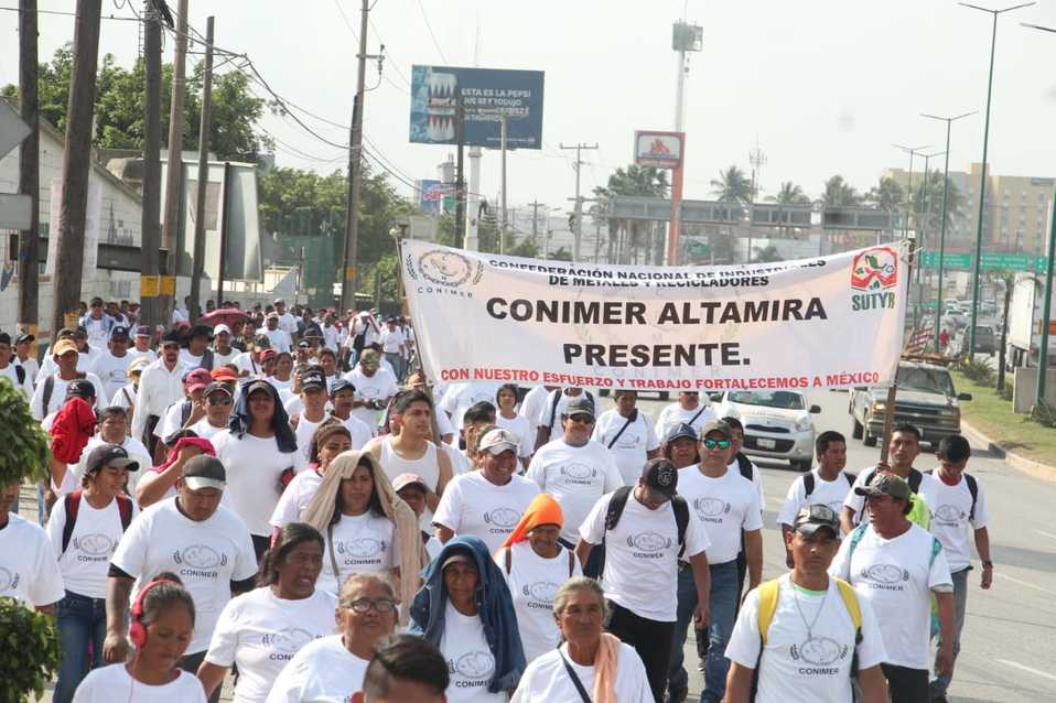 Trabajadores protestan por privatización de la basura (Foto/Yazmín Sánchez)