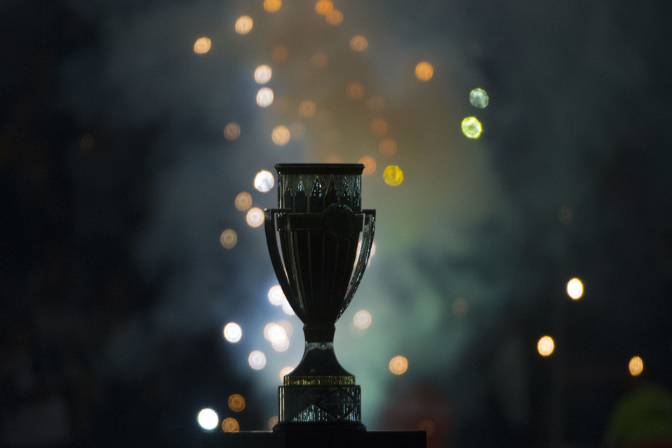 Trofeo de la Liga de Campeones de Concacaf (Twitter: @TheChampions)