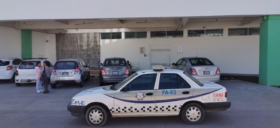 Los uniformados ingresaron y ayudaron a restablecer la calma en la Casa del Adolescente. (Especial)