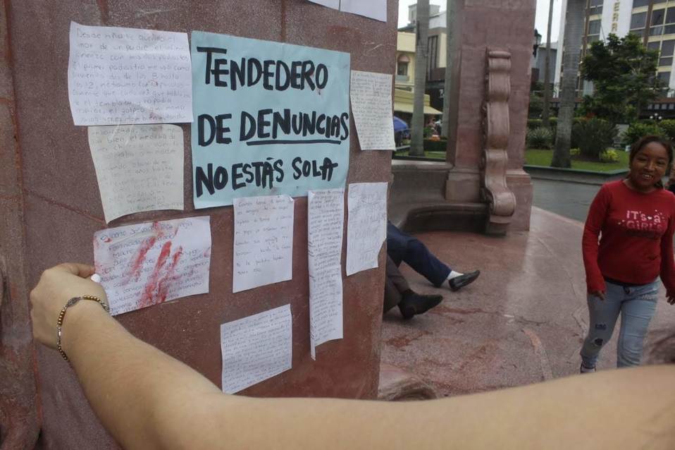 Denuncian violencia en contra de la mujer.