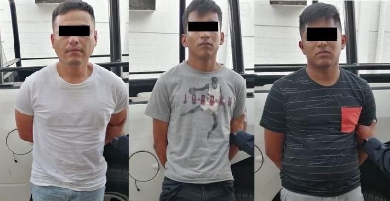 Los detenidos fueron identificados como Romario "N", de 20 años de edad; Francisco "N", de 21, y Nelson "N", de 17. (Especial)