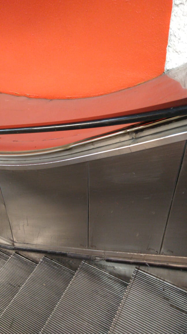 Escaleras eléctricas del Metro dañadas por niños. (Especial)