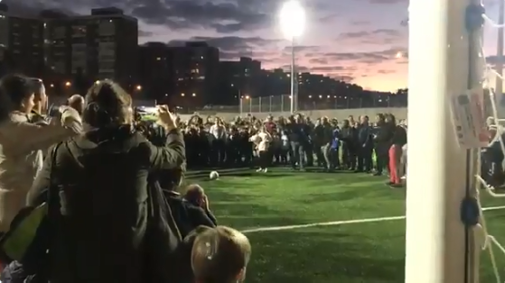 Inaguración de cancha amteur en Madrid, España (Especial)
