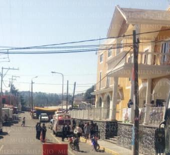 La madre de la niña pidió auxilio en la Presidencia Municipal. (Especial)