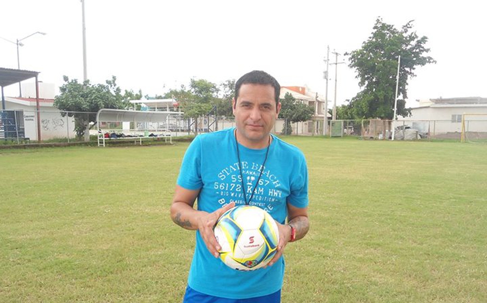 Osorno recordó que el plantel está compuesto por 25 jugadores que deben entrar al quite si es necesario para elevar el nivel de sus compañeros. (MILEN