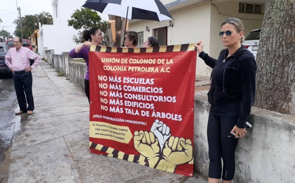 Residentes de la colonia Petrolera en Tampico exigieron en protesta sanción por tala ilegal de árboles (Foto/Jesús Alberto García)