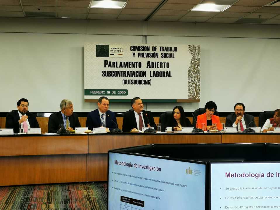Santiago Nieto asistió al foro Subcontratación laboral (@SNietoCastillo)