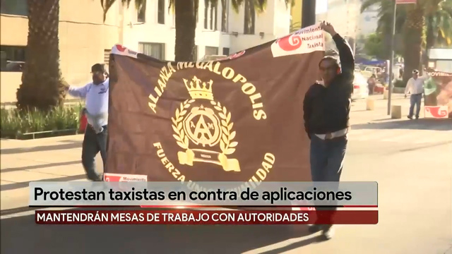 Taxistas protestan en Monumento a la Revolución