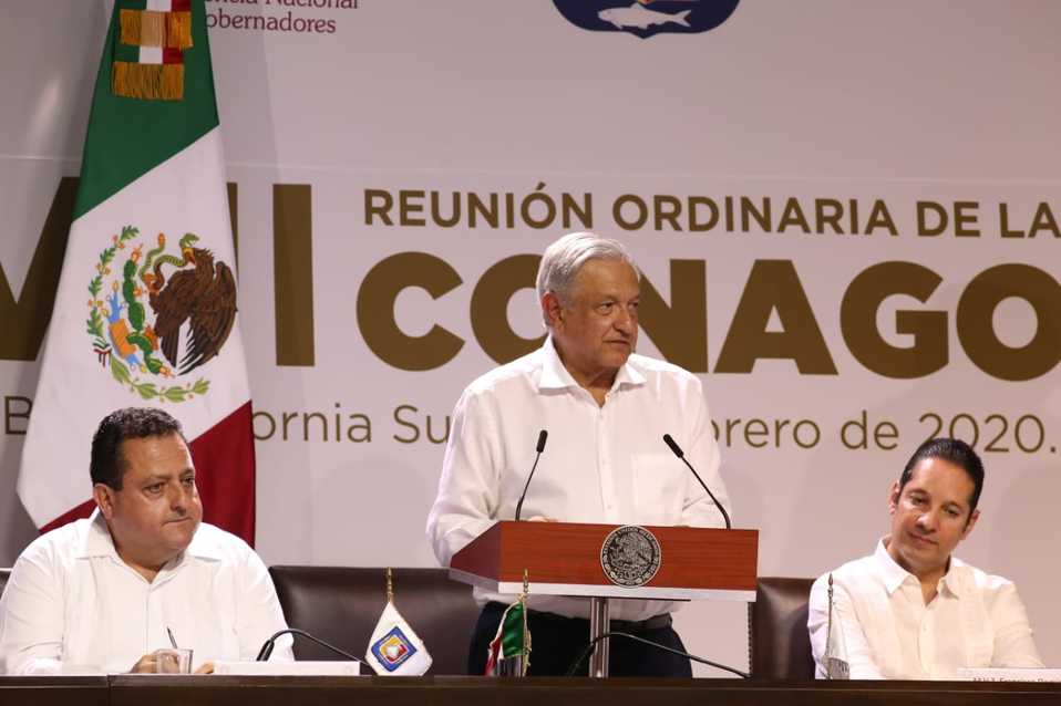 AMLO encabezó el evento en el que Carlos Mendoza asumió como presidente de la Conago. (Octavio Hoyos)