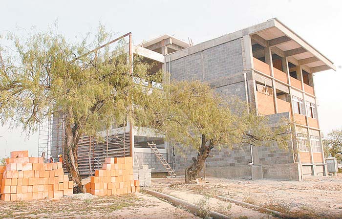 Dijeron que la administración estatal no ha hecho crecer las obras. Archivo