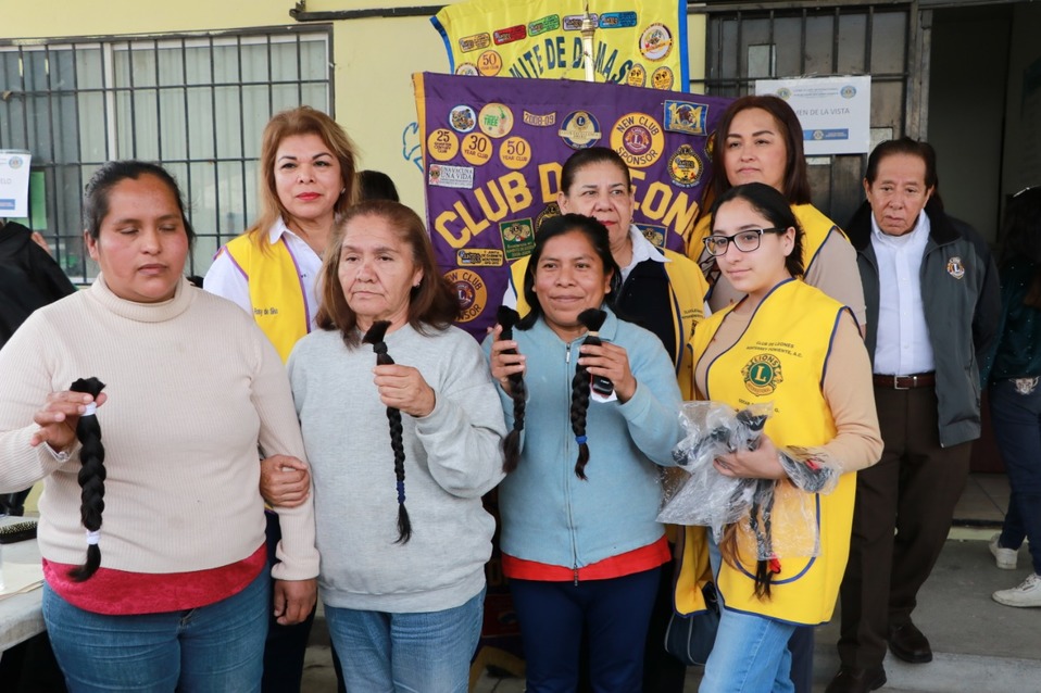 El edil concretó esta campaña de la mano de Elsa Uranda, directora del Comité de Damas del Club de Leones Monterrey Poniente. (Especial)