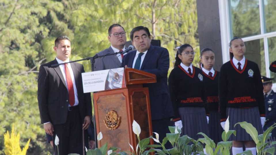 Ceremonia conmemorativa al Día de la Bandera, realizada en la explanada de la Escuela Militar de Sargentos. (Jesús Zavala)