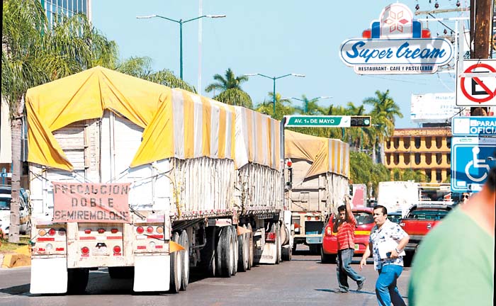 En México operan 70 mil unidades articuladas. Yazmín Sánchez