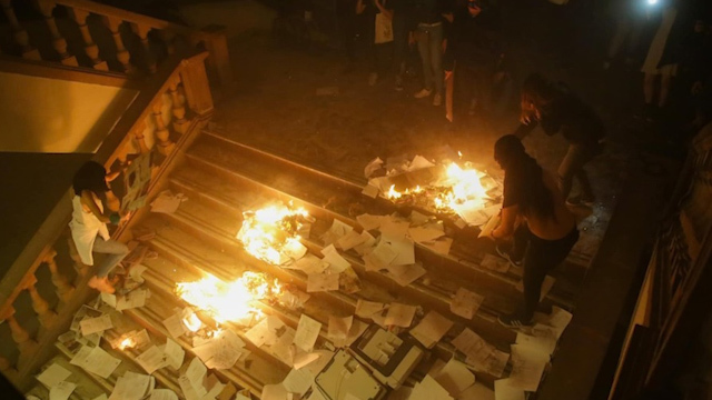 Mujeres marchan en Sonora por feminicidios; destruyen sede local del Poder Judicial