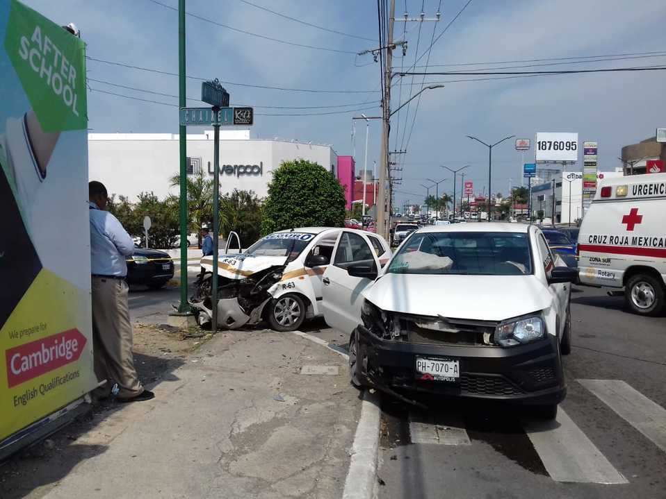 Choque en Avenida Hidalgo deja cinco lesionados (Foto/Noel Vergara)