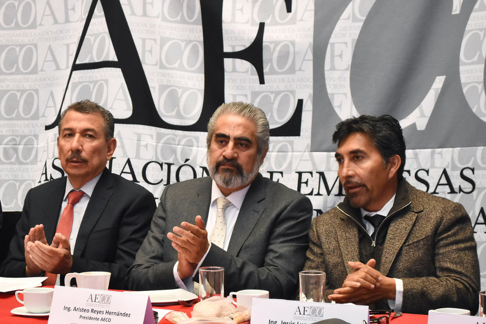 Hernández destacó que las 400 empresas integrantes del padrón de Aeco, ofrecen obras de calidad y durables. (Agencia Enfoque)