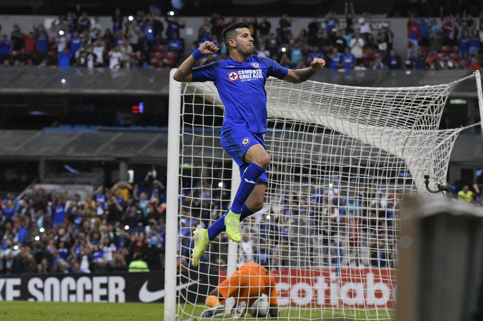 Pablo Ceppelini en festejo de gol con Cruz Azul (Imago7)