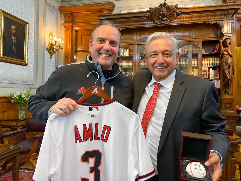 Los Diamondbacks de Arizona visitan a AMLO (Twitter @lopezobrador_)