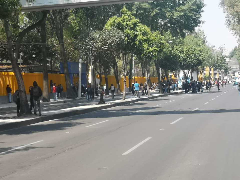 Encapuchados intentan entrar a CCH  Azcapotzalco