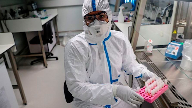 Farmacéutica somete a pruebas posible vacuna contra coronavirus