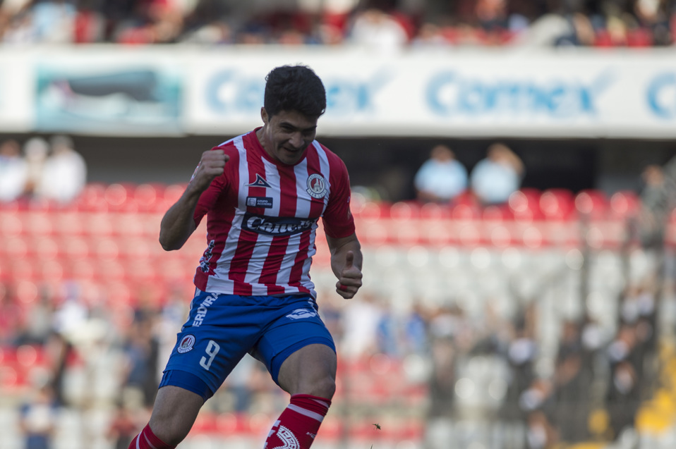 Nicolás Ibáñez en festejo de gol (Imago7)