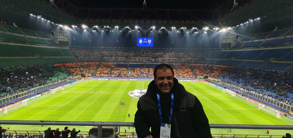 Kike Mateu, periodista infectado con coronavirus tras cubrir el Atalanta vs Valencia de Champions League (Twitter: @kike_mateu)