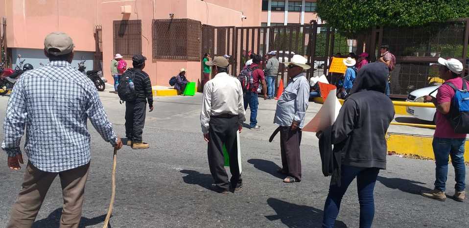 Los promotores del nuevo municipio tomaron el Congreso local.