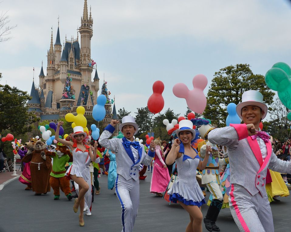 Los parques en Japón cerrarán temporalmente por el coronavirus. (AFP)