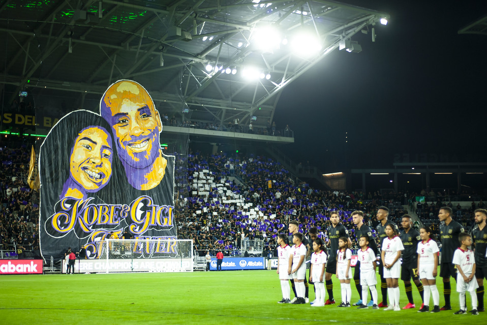 Tifo de Kobe y Gianna Bryant (Imago7)