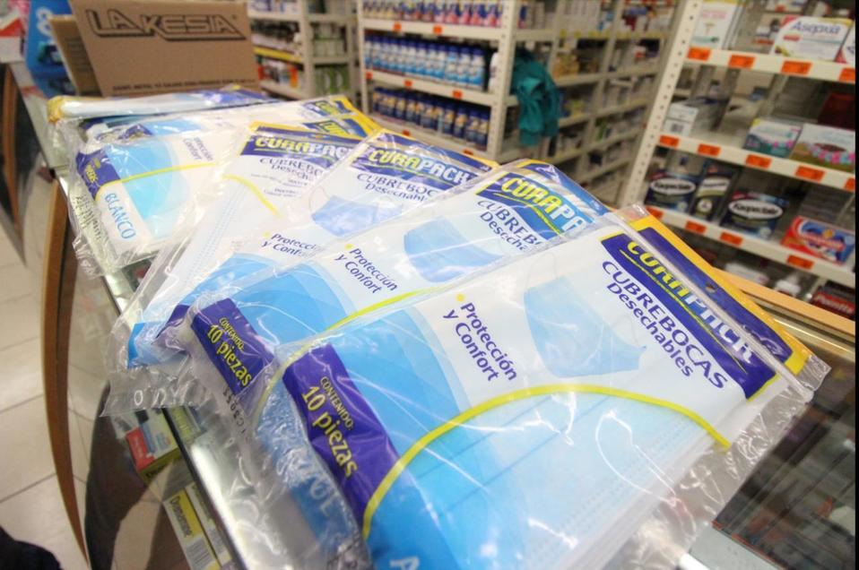 Cubreboca en farmacias (Foto/Yazmín Sánchez)