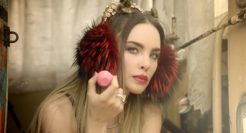 Filtran video musical de Belinda (Twitter).