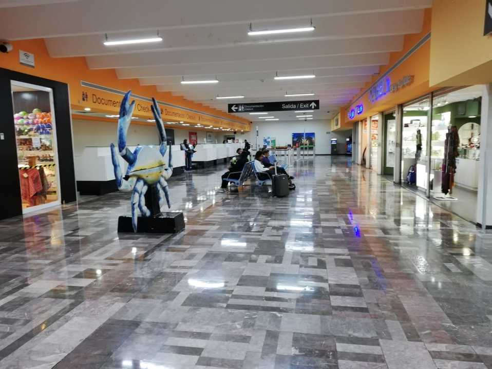 Sin filtros sanitarios en el aeropuerto de Tampico. (Jaime Maya)