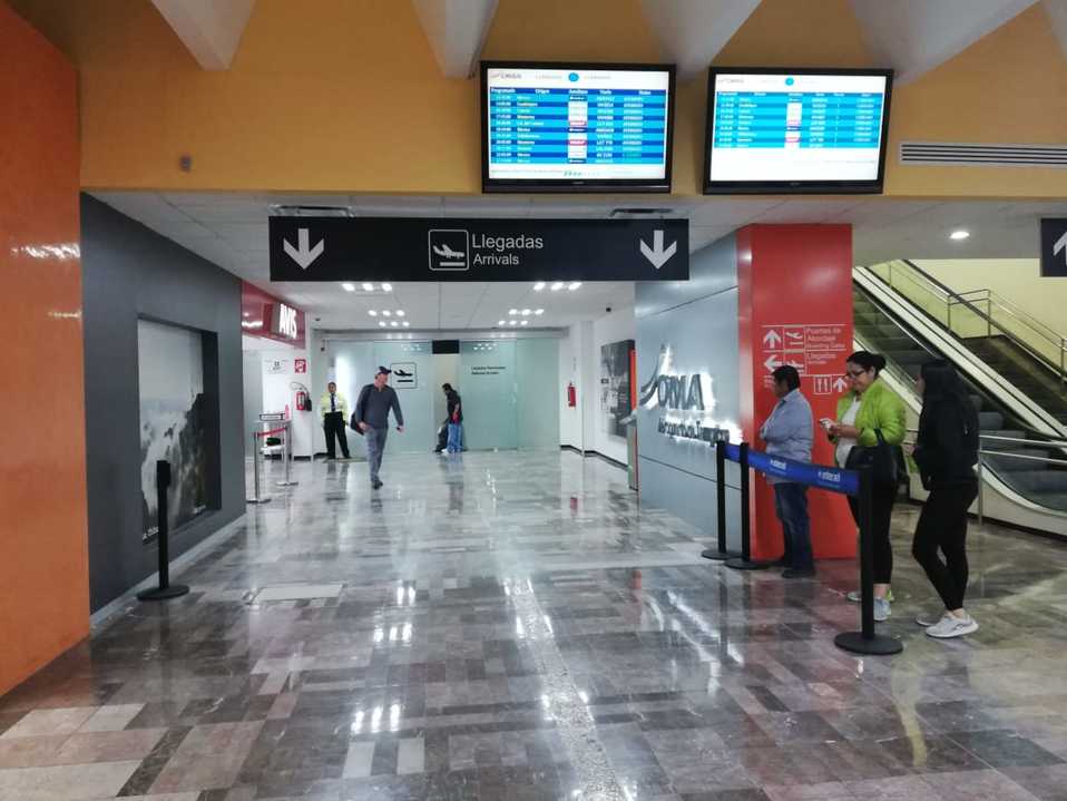 Sin filtros sanitarios en el aeropuerto de Tampico. (Jaime Maya)