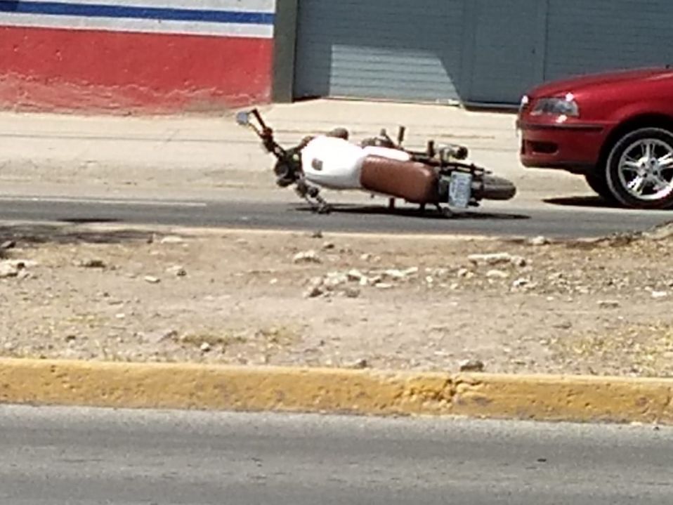 Huye en moto, luego de lesionar a una persona. Especial