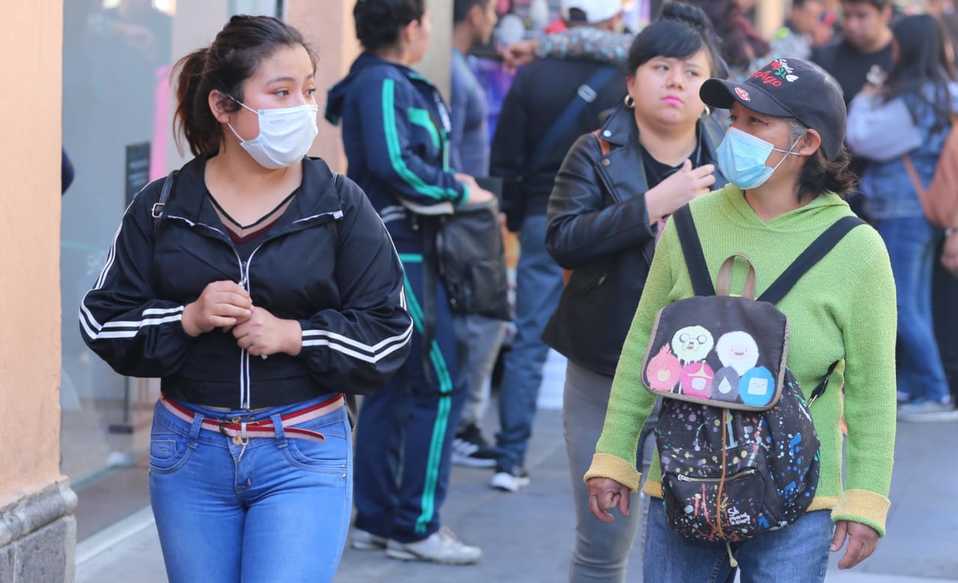 Aspecto del uso del cubrebocas por la llegada del coronavirus a la CdMx. (Javier Ríos)