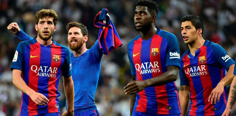 Barcelona celebra ante el Real Madrid en el Bernabéu (AFP)
