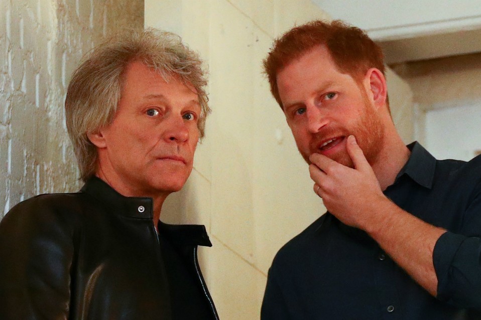 El duque de Sussex y Jon Bon Jovi (AFP).