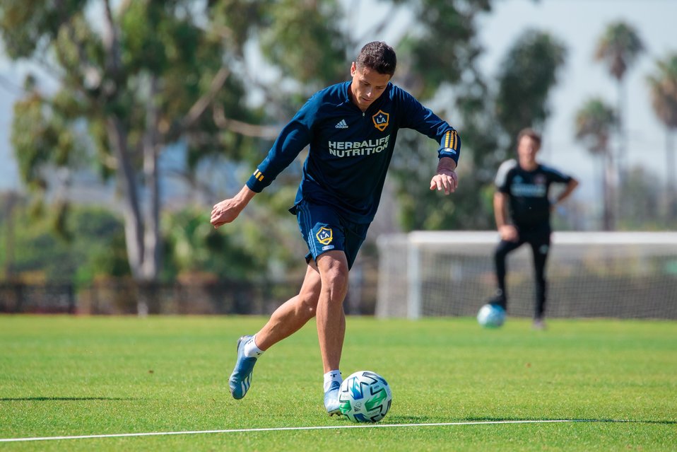 Javier 'Chicharito' Hernández (Twitter: @LAGalaxy_Es)