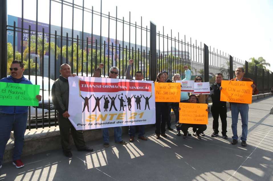 En NL, protestan maestros de la Sección 21 del SNTE- Grupo Milenio