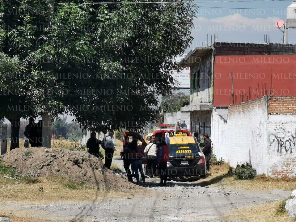 Al lugar arribaron familiares de la víctima, a la cual identificaron como Vicente Luna Ramírez. (Andrés Sánchez)
