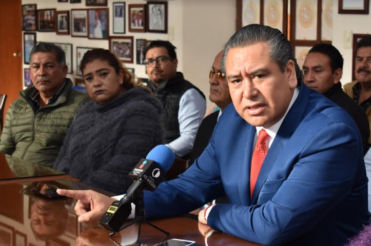 Leobardo Soto Martínez informó que promoverá un amparo ante la cancelación de la toma de nota al Stshatp. (Agencia Enfoque)