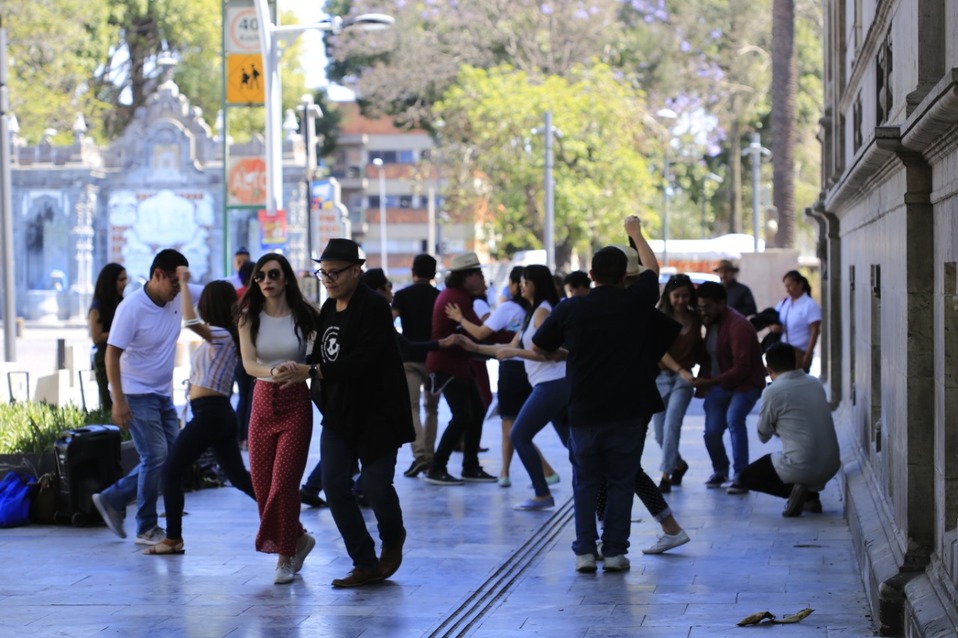 Los participantes hicieron una demostración de sus dotes como bailarines. (Andrés Lobato)