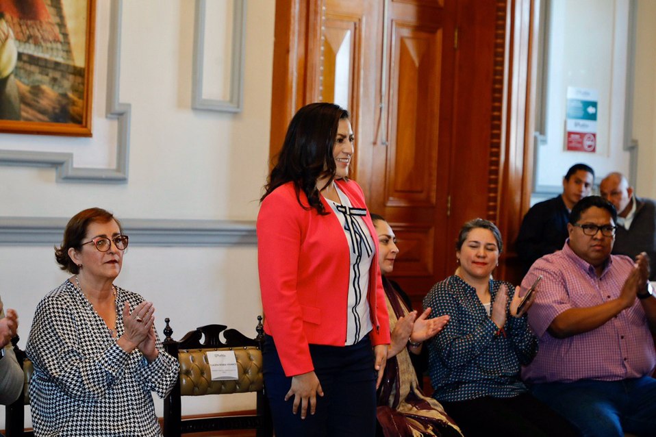 Claudia Rivera criticó que algunos partidos políticos se aprovechen de la situación y de la exigencia de los universitarios. (Angélica Tenahua)