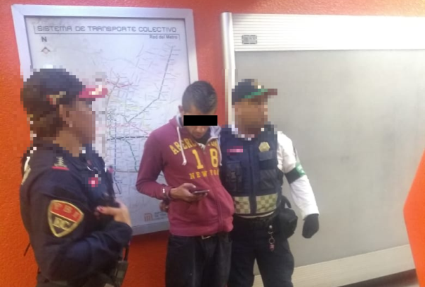 El hombre fue detenido y trasladado al Ministerio Público en Pino Suárez./ Especial