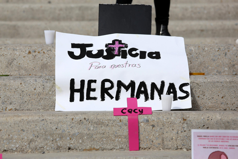 Marcha feminista en La Laguna. (Mauricio Román)
