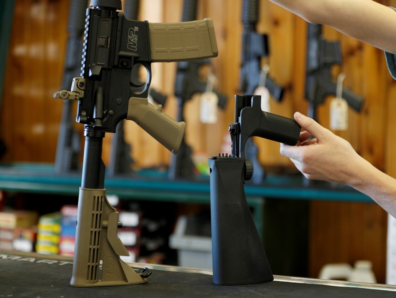 La prohibición implica que todo propietario de ese tipo de disparador automático lo destruya o lo entregue a las autoridades. (Reuters)